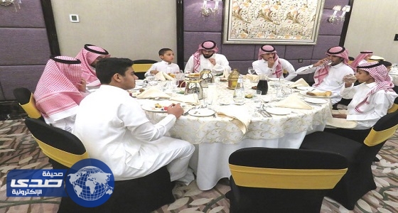 بالصور.. تعليم الرياض يقيم مأدبة إفطار لأبناء شهداء الواجب ومنسوبي التعليم المتوفين