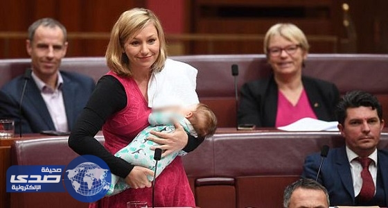 بالصور.. قصة «اليا جوي» أول طفلة ترضع داخل البرلمان الأسترالي