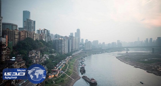السلطات الصينية تعتقل 3 أشخاص لوثوا نهرا بمياه صرف صناعي