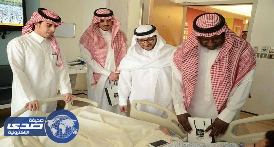 ماجد عبد الله يقدم هدايا العيد لمحاربي السرطان
