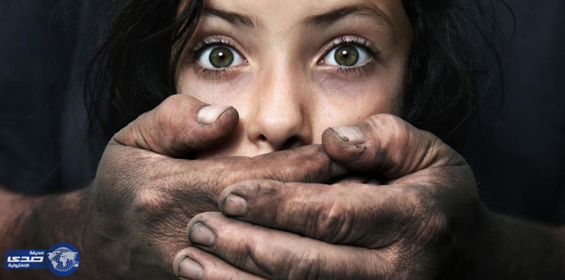 الشرطة الروسية توجه 729 تهمة اغتصاب لرجل تبني 5 فتيات