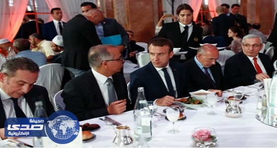 بالصور.. « الرئيس الفرنسي » يفطر مع المسلمين في باريس