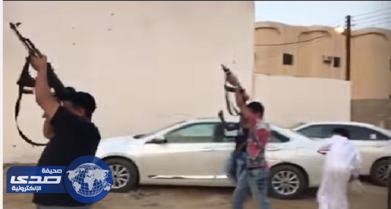 بالفيديو.. شبان يطلقون النار بكثافة في بيش بجازان