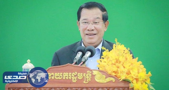 رئيس وزراء كمبوديا يسافر إلي فيتنام سيرا على الأقدام