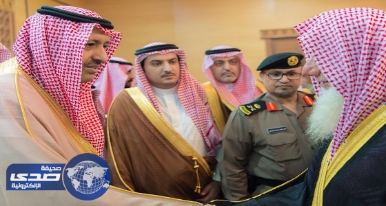 بالصور.. نيابة عن ولي العهد أمير الباحة يتلقى البيعة من مسؤولي وأهالي المنطقة