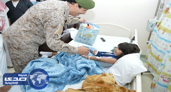 بالصور.. الغامدي ينقل معايدة مصابي الحد الجنوبي بمستشفى القوات المسلحة بالجنوب