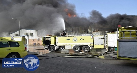 بالصور.. حريق هائل في مصنع للدهانات بالسلي بالرياض