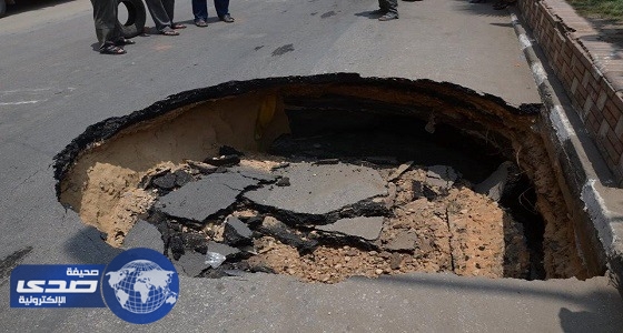 هبوط أرضي وسط مدينة أسوان المصرية دون خسائر