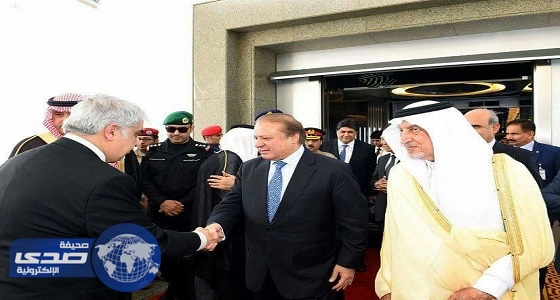 رئيس وزراء باكستان يصل جدة