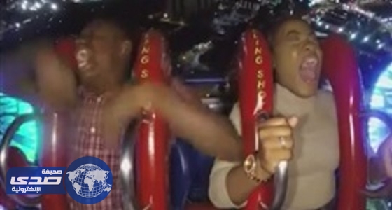 بالفيديو.. رد فعل هستيري لشاب يركب لعبة المنجنيق لأول مرة