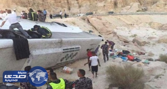 مصرع 6 معتمرين وإصابة 38 في إنقلاب حافلة تقلهم من المملكة للأدرن