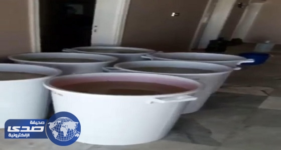 بلدية الطائف تداهم مصنعا لإنتاج الصوبيا بطرق مخالفة