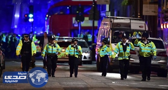 بالفيديو.. لحظة طعن أحد المارة خلال هجوم لندن الإرهابي