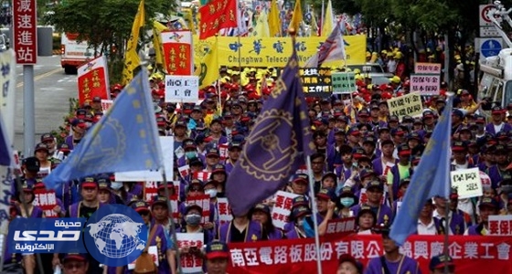 مظاهرة حاشدة أمام مبنى البرلمان التايواني احتجاجًا على سياسة الحكومة