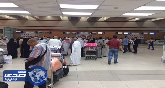 مطار الملك عبدالعزيز يوجه المسافرين بالتواصل مع شركات الطيران