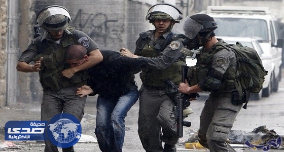 قوات الاحتلال الاسرائيلي تعتقل ثلاثة فلسطينيين بالخليل