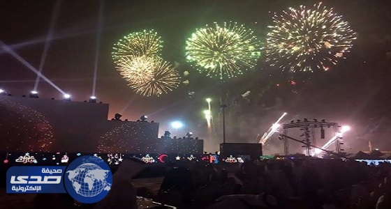 بالصور.. انطلاق الألعاب النارية في سماء الرياض ابتهاجا بالعيد