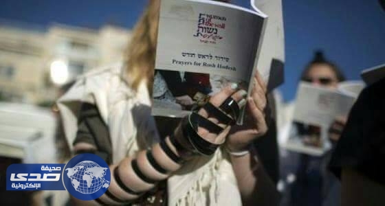 شرطة الاحتلال تقبض على امرأة تعرت بالكامل أمام حائط المبكى