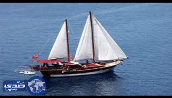 سبعيني أمريكي يصل ماليزيا بقارب يدوي الصنع