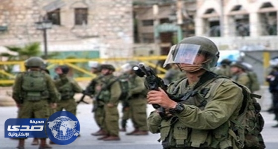 قوات الاحتلال تعتقل فلسطينيين من بلدة حزما بالقدس المحتلة