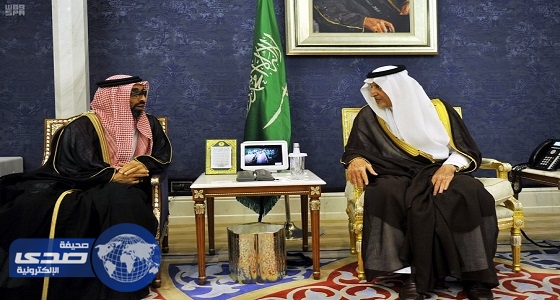 الأمير خالد الفيصل وأبناء الأمير عبدالرحمن بن عبدالعزيز يستقبلون المعزين بجدة