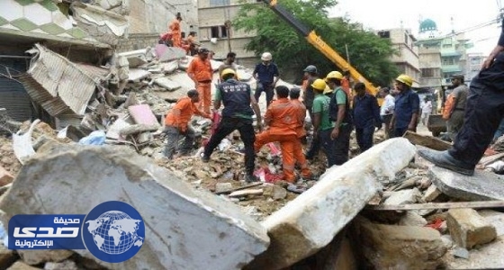مقتل 5 أشخاص إثر انهيار مبنى سكني في باكستان