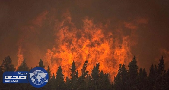حرائق غابات في كندا تدفع السلطات لإجلاء آلاف في كولومبيا البريطانية