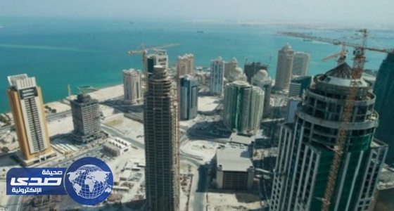 قطر تنتهك حقوق العمال الوافدين وتمنعهم من الإجازة السنوية
