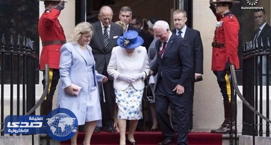 حاكم كندا عن لمس ذراع الملكة إليزابيث: بدافع الشهامة
