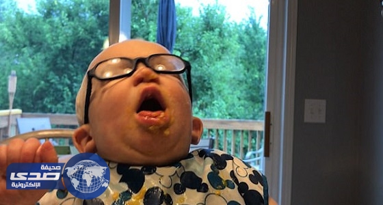 بالفيديو.. رد فعل طفل يتذوق الطعام المعلب أول مرة