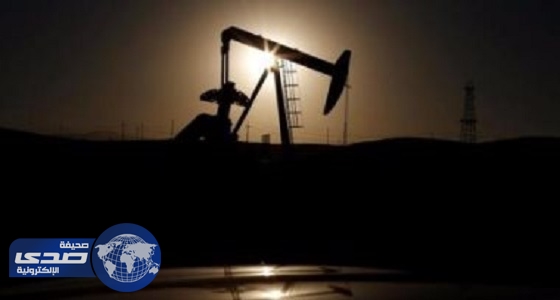 النفط يرتفع مع توقعات بفرض عقوبات أمريكية على فنزويلا