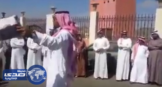 بالفيديو.. رجال أعمال يطالبون بإلغاء رسوم العمالة