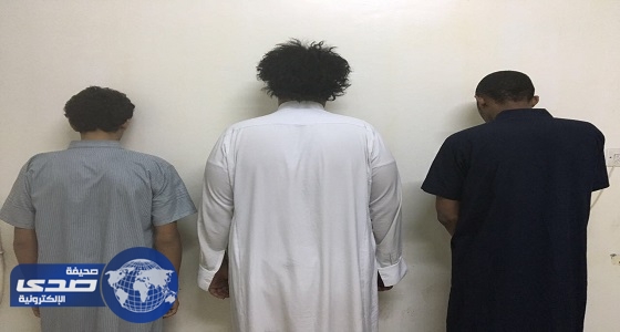 الإطاحة بثلاثة أشخاص ارتكبوا 101 جريمة سرقة في الرياض