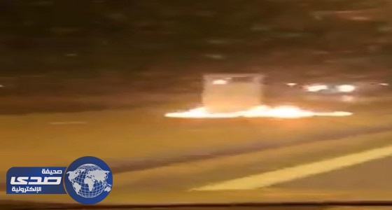 بالفيديو.. مجهول يشعل النيران في جهاز &#8221; ساهر &#8221; بنجران