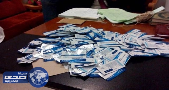 ضبط أمريكي في مطار القاهرة حاول تهريب 750 تذكرة أفيون