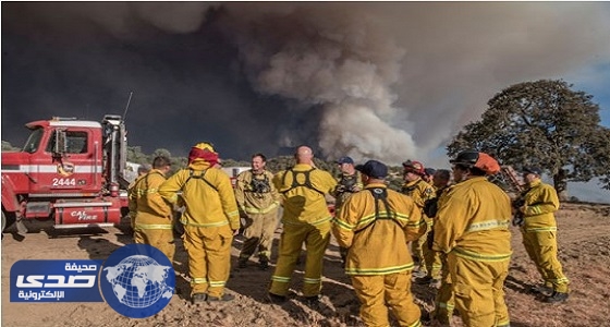 بالصور.. حرائق بغابات كاليفورنيا والسلطات تخلي البلدان