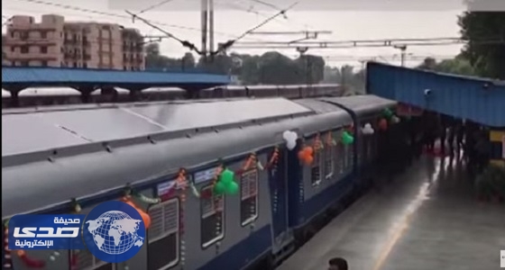 بالفيديو.. إطلاق أول قطار في العالم يعمل بالطاقة الشمسية في الهند
