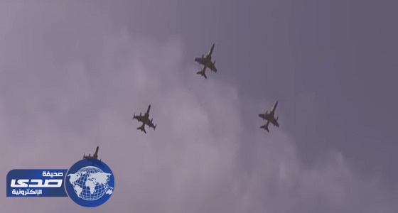 بالفيديو.. سلطنة عمان تتسلم الدفعة الأولى من طائرات &#8221; الهوك &#8220;