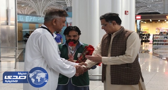 مطار المدينة يستقبل أول رحلة حجاج قادمة من باكستان