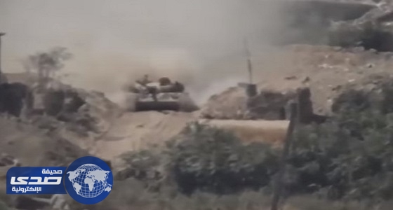 بالفيديو.. استهداف دبابة تابعة لجيش الأسد وتدميرها بصاروخ حراري في سوريا