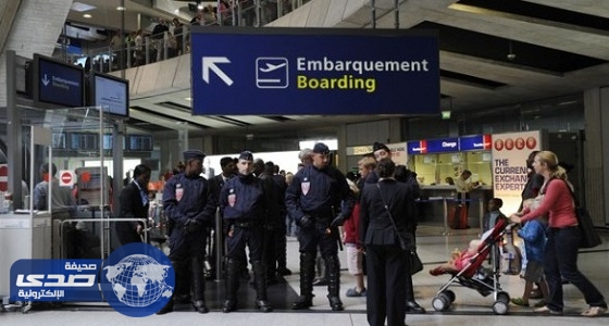 اجلاء 2000 شخص من مطار رواسي بباريس اثر تسلل شخص