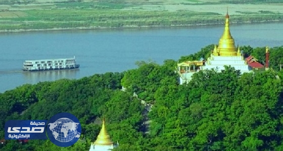 بالفيديو.. شؤم يسيطرعلى سكان ميانمار لإبتلاع نهر معبد للبوذية