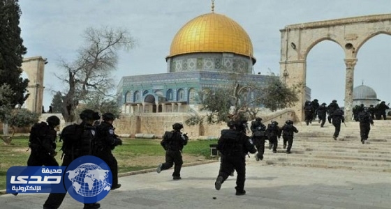 ⁠⁠⁠⁠⁠تجدد الاشتباكات بين المصلين وقوات الاحتلال أمام المسجد الأقصى
