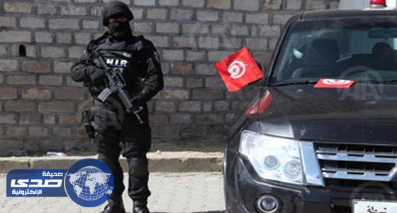 اعتقال 4 مشتبه بهم وامرأة لصلتهم بتنظيمات ” إرهابية ” في تونس