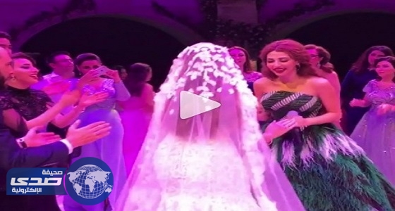 بالفيديو.. رقصة طريفة لعروس مع ميريام فارس بحفل زفافها