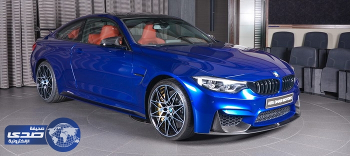بالصور..BMW M4 بلون أزرق سان مارينو تظهر في أبوظبي موتورز