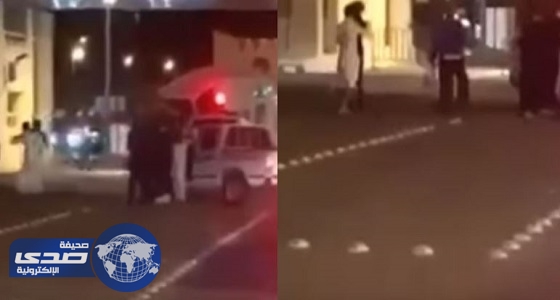 بالفيديو.. اعتقال سعودي وكويتي بتهمة ” إهانة موظف ” بالكويت