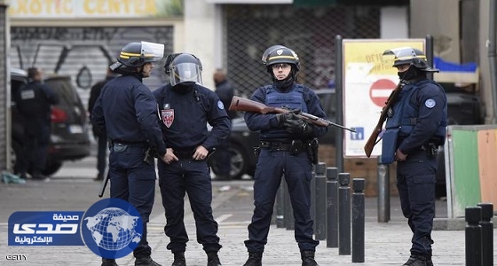 الشرطة الفرنسية: سيارة تصدم محطتي حافلات في مرسيليا