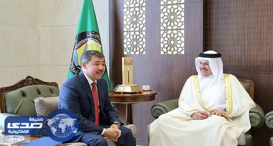 الأمين العام لمجلس التعاون يجتمع مع سفير كازاخستان لدى المملكة