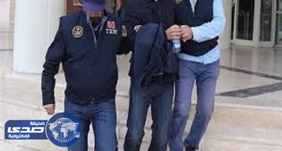 تركيا تعتقل 35 صحافيا بتهمة الانتماء إلى ” غولن “